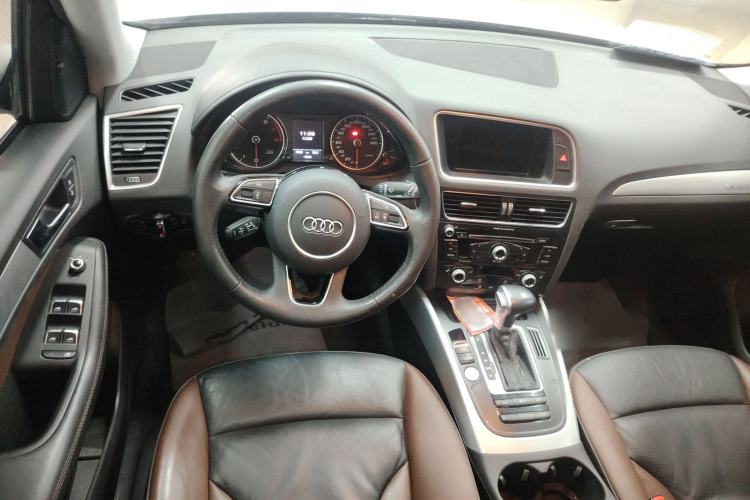 Used Audi Q5 2018 Collector's Edition 40 TFSI Technology Model