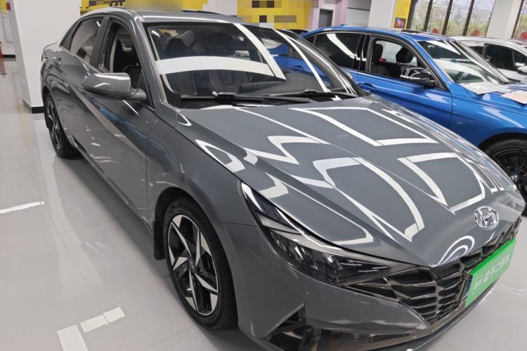 Used Hyundai Elantra 2021 1.5L CVT GLX Elite Edition Front Right 45 Deg