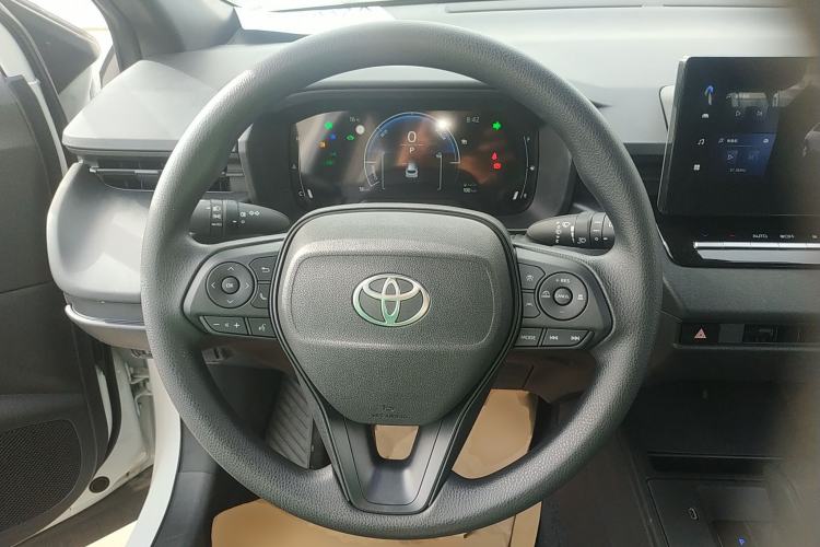 Used Toyota Corolla Cross 2026 Model 2.0L Smart Electric Hybrid Dual-Engine Pioneer Edition Steering Wheel