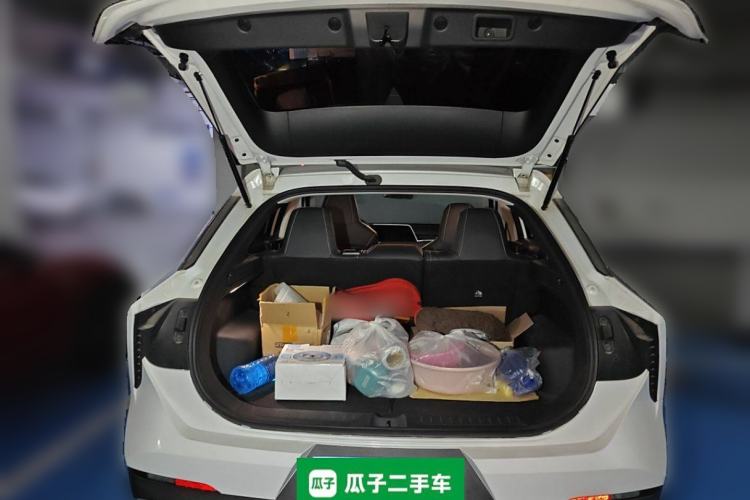 Used Venucia V 2022 260T Black Horse Edition · Idol
