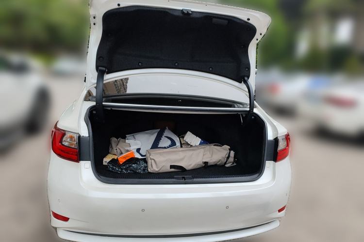 Used Lexus ES 2015 250 Elegant Edition Trunk