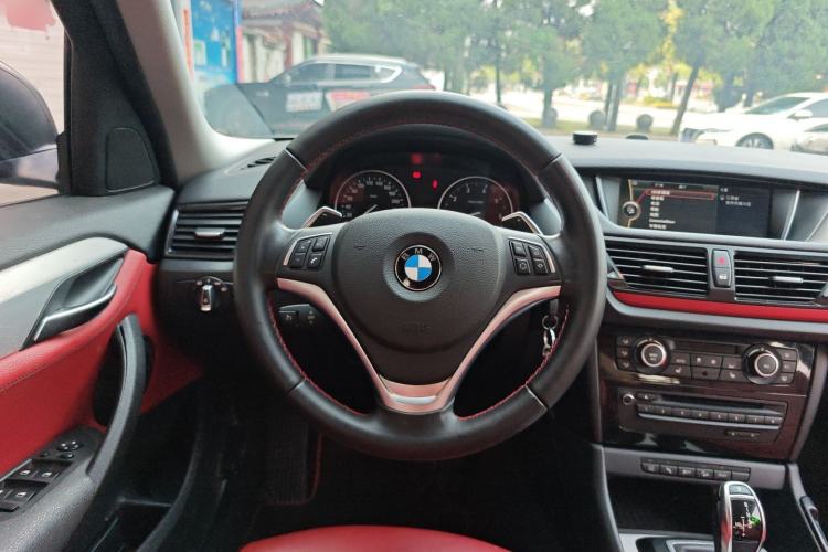 Used BMW X1 2014 xDrive20i Sports Design Package Steering Wheel