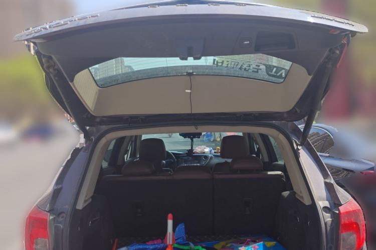 Used Buick Envision 2015 20T Four-Wheel Drive Luxury Model Trunk