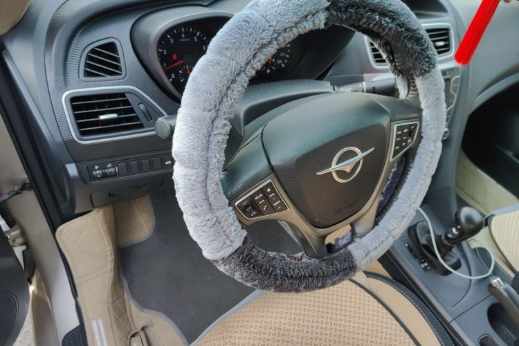 Used Haima Fumei 2014 M5 1.6L Automatic Elite Model Steering Wheel