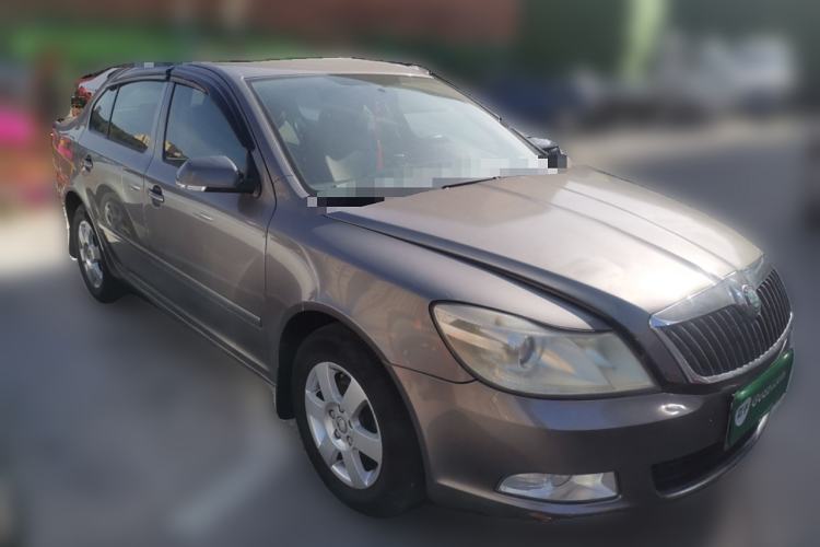 Used Skoda Octavia 2010 1.6L Automatic Eado Edition Front Right 45 Deg