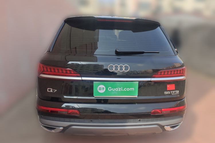 Used Audi Q7 2022 55 TFSI quattro S line Sport model
