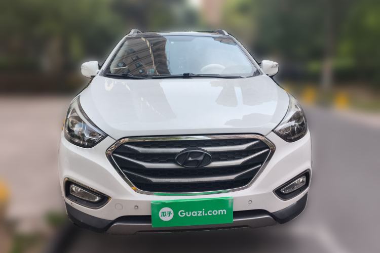 Used Hyundai ix35 2015 2.0L Automatic Two-Wheel Drive Leading Trim China IV Standard
