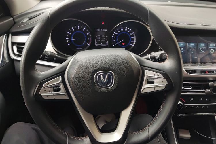 Used Changan Eado 2019 High-Energy Edition 1.6L GDI Manual Pioneer Model China VI Standard
