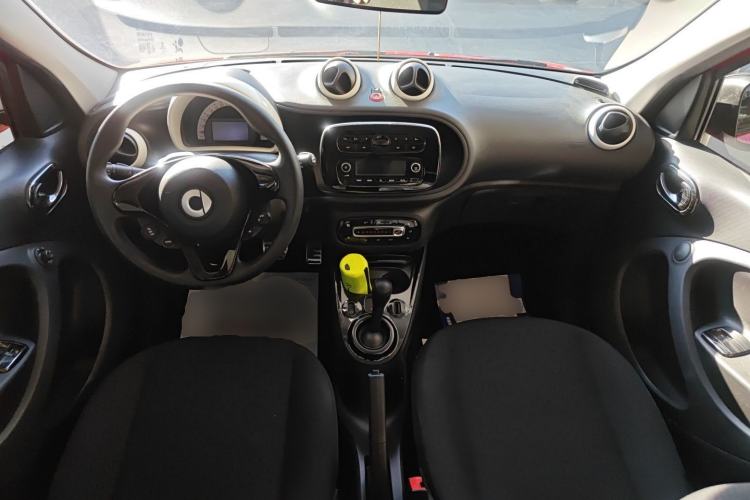 Used smart forfour 2018 1.0L 52 kW Dynamic Edition
