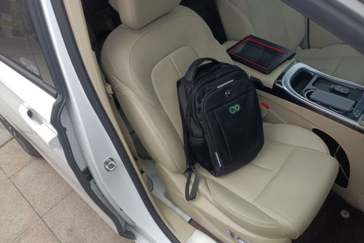 Used Buick GL8 2022 ES Landtrek 653T Luxury Edition