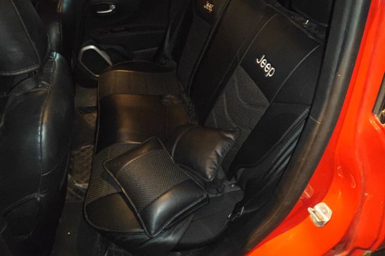 Used Jeep Renegade 2017 180T Automatic High-Energy Version Left Rear Seat