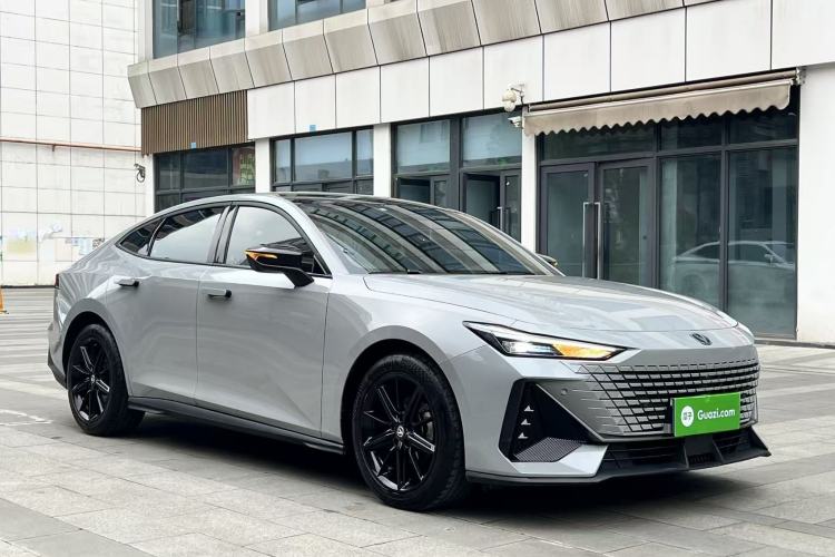 Used CHANGAN UNI-V 2022 1.5T Prestige Version
