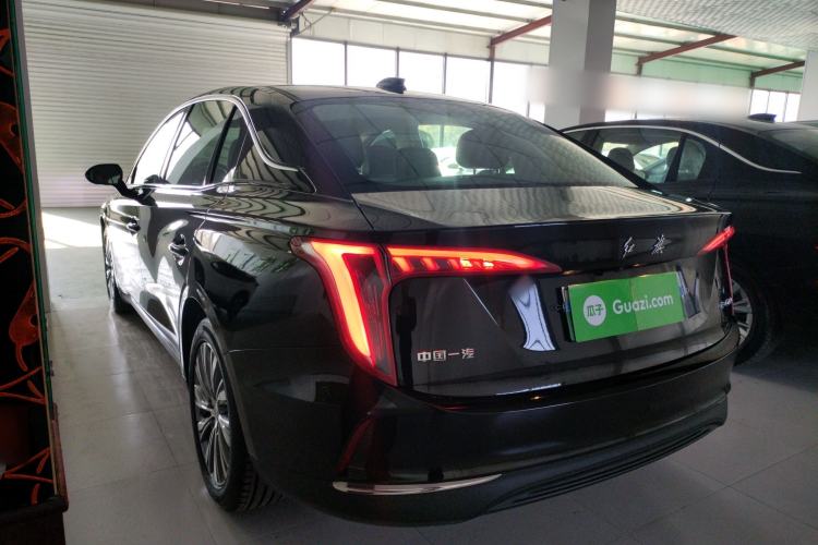 Used Hongqi E-QM5 2022 431 km Charge & Enjoy Edition