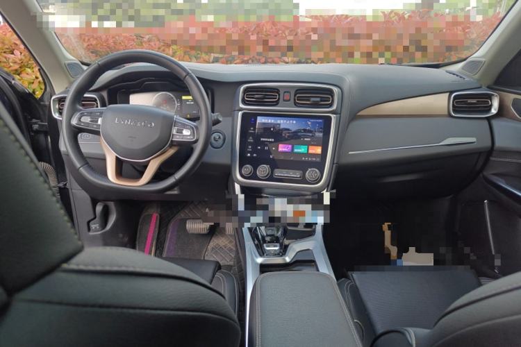 Used Lynk & Co 01 2019 2.0T Two-Wheel-Drive Pro Version China VI Standard Center Console