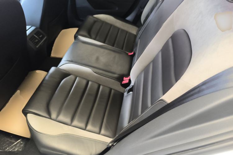 Used Volkswagen Golf 2017 280TSI Automatic R-Line Million-Vehicle Commemorative Edition
