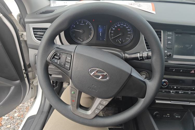 Used Hyundai Mistra 2016 1.8L Automatic Smart GLS
