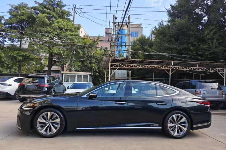 Used Lexus LS 2018 500h Excellence Edition China VI standard