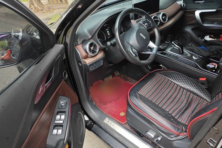 Used Wey VV5 2020 1.5T Two-Wheel Drive Color Pioneer
