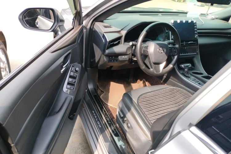 Used Toyota Avalon 2019 2.0L XLE Premium Edition China VI