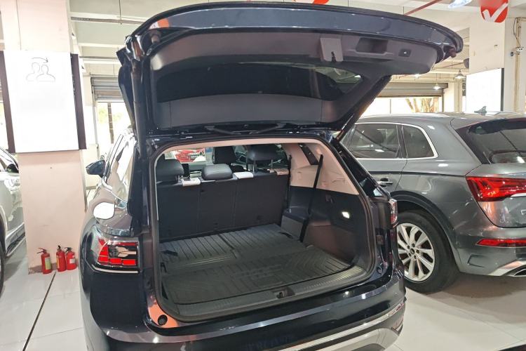 Used Volkswagen ID.6 CROZZ 2022 Long-Range PRO Edition Trunk