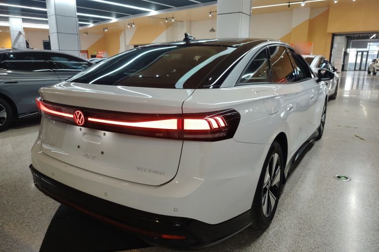 Used Volkswagen ID.7 VIZZION 2024 AIR model Rear Right 45 Deg