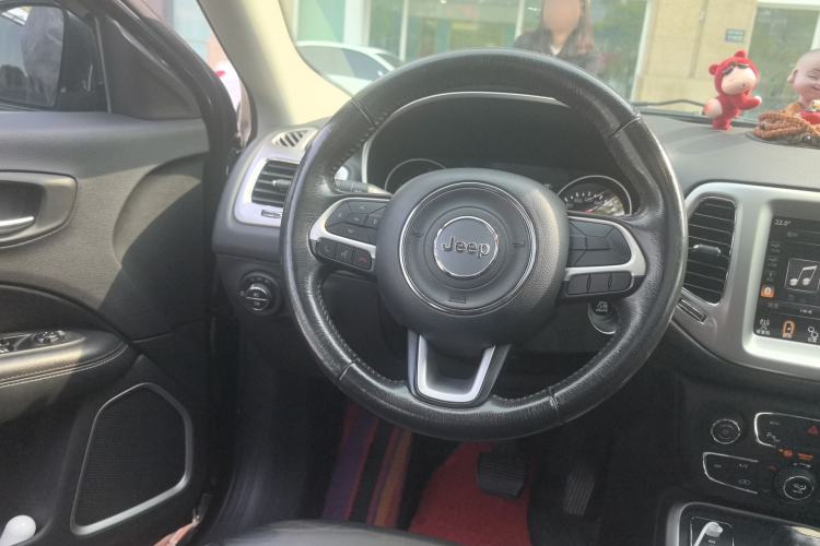 Used Jeep Compass 2017 200T Automatic Family Edition
