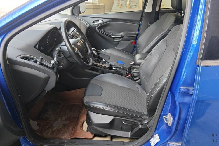 Used Ford Focus 2012 Hatchback 1.6L Automatic Fashion Edition
