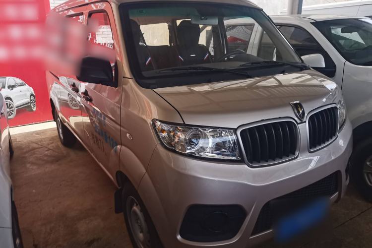 Used Jinbei Hiace X30 2023 1.5L Super-Comfortable Passenger Van 5/6/7-Seater Non-Air-Conditioned Version Model SWC15M