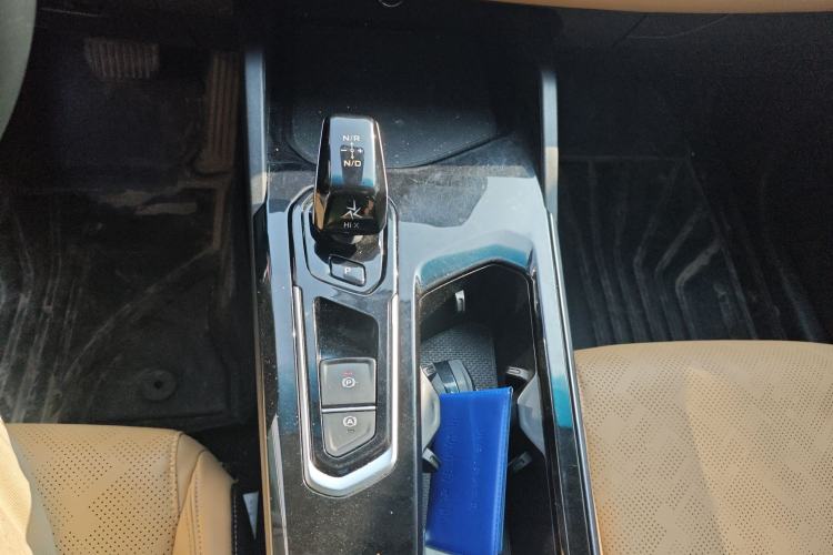 Used Geely Auto Emgrand L HiP 2024 Champion Edition 1.5TD-DHT Pro 100KM Excellence Model
