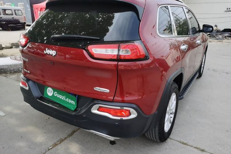 Used Jeep Cherokee 2016 2.4L Professional Smart Version Rear Right 45 Deg