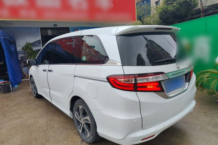 Used Honda Odyssey 2015 Revised 2.4L Luxury Edition
