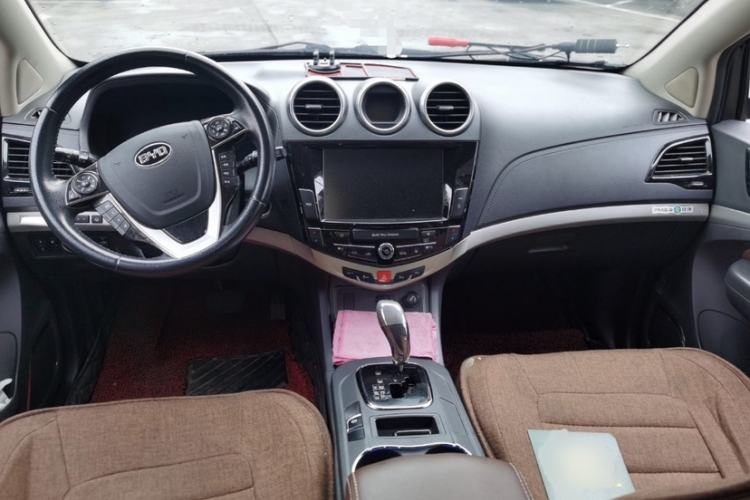 Used BYD S7 2015 2.0T Upgraded Automatic Flagship Version
