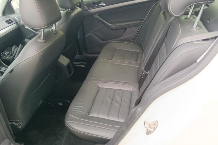 Used Volkswagen Lavida 2017 1.6L Automatic Comfort Edition
