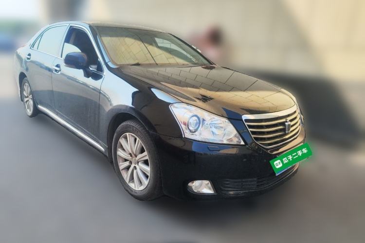 Used Toyota Crown 2010 2.5L Royal Front Right 45 Deg