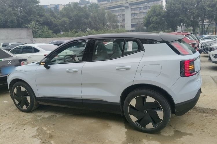 Used Volvo EX30 2025 Rear-Drive Long-Range Version Ultra
