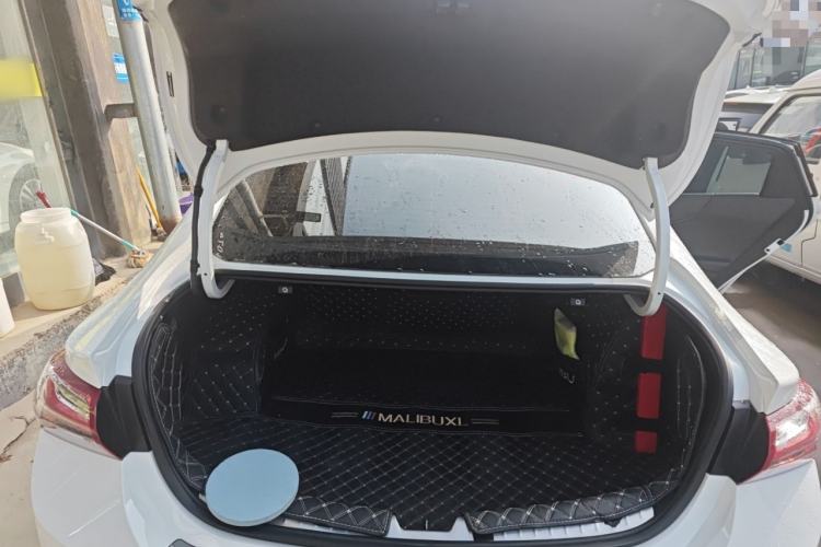 Used Chevrolet Malibu XL 2022 535T Automatic Sport Edition Trunk