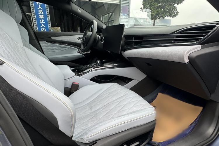 Used BYD Seal 2022 700 km Long-Range Rear-Wheel-Drive Version Interior 4