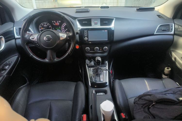 Used Nissan Sylphy 2018 1.6XV CVT Deluxe Edition Center Console