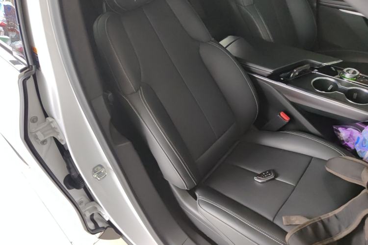 Used Cadillac LYRIQ 2022 Rear-Drive Long-Range Luxury Edition
