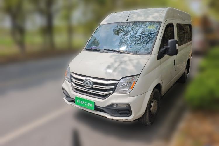 Used SAIC MAXUS Xintu V80 2023 2.0T Manual Classic Aoyuntong Short Wheelbase Mid-Roof 5/6-Seater