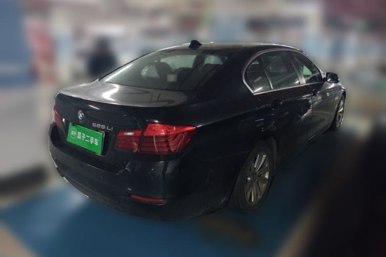 Used BMW 5 Series 2014 520Li Elegant Model Rear Right 45 Deg