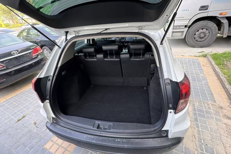 Used Honda Vezel 2017 1.8L CVT Front-Wheel Drive Pioneer Edition