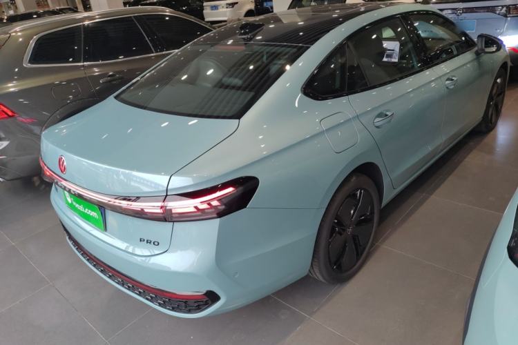 Used Volkswagen Passat 2025 Pro 380TSI Starry Dragon Luxury Edition
