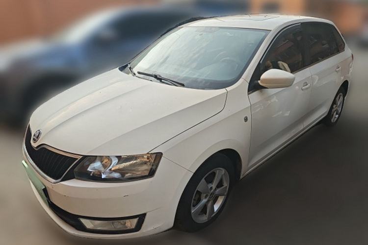 Used Skoda Rapid Spaceback 2016 Revised 1.6L Automatic Chuanxing Version