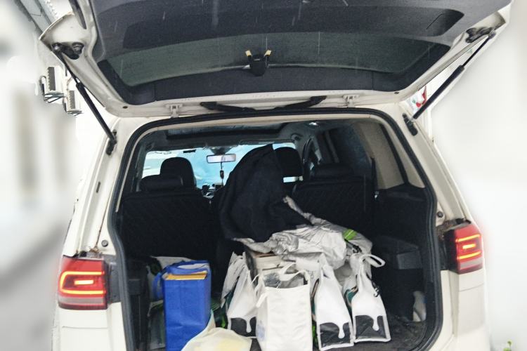 Used Volkswagen Touran 2016 Volkswagen Touran L 280TSI DSG Comfort Edition Trunk