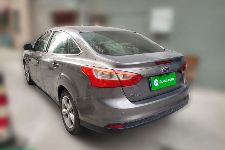 Used Ford Focus 2012 Sedan 1.6L Manual Fashion Edition
