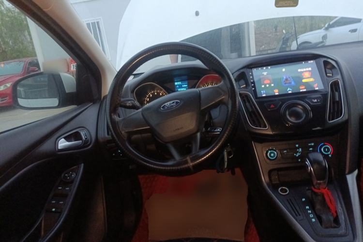 Used Ford Focus 2015 Hatchback 1.6L Automatic Comfort Model Steering Wheel