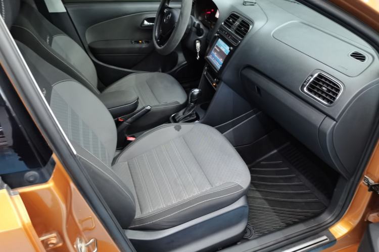 Used Volkswagen Polo 2016 1.6L Cross Polo Automatic Interior 3