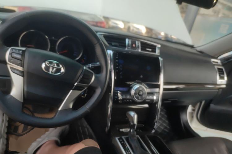 Used Toyota Reiz 2013 2.5V Elite Edition Center Console