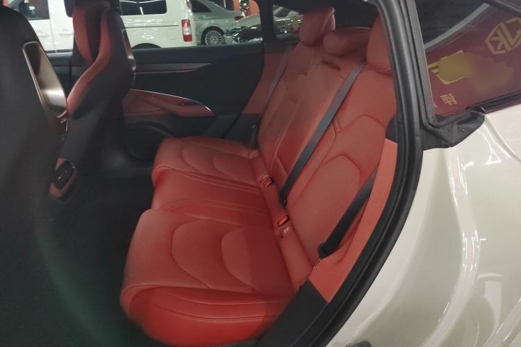 Used Xiaomi Auto SU7 2024 Four-Wheel Drive Ultra-Long Range Advanced Intelligent Driving Max Edition
